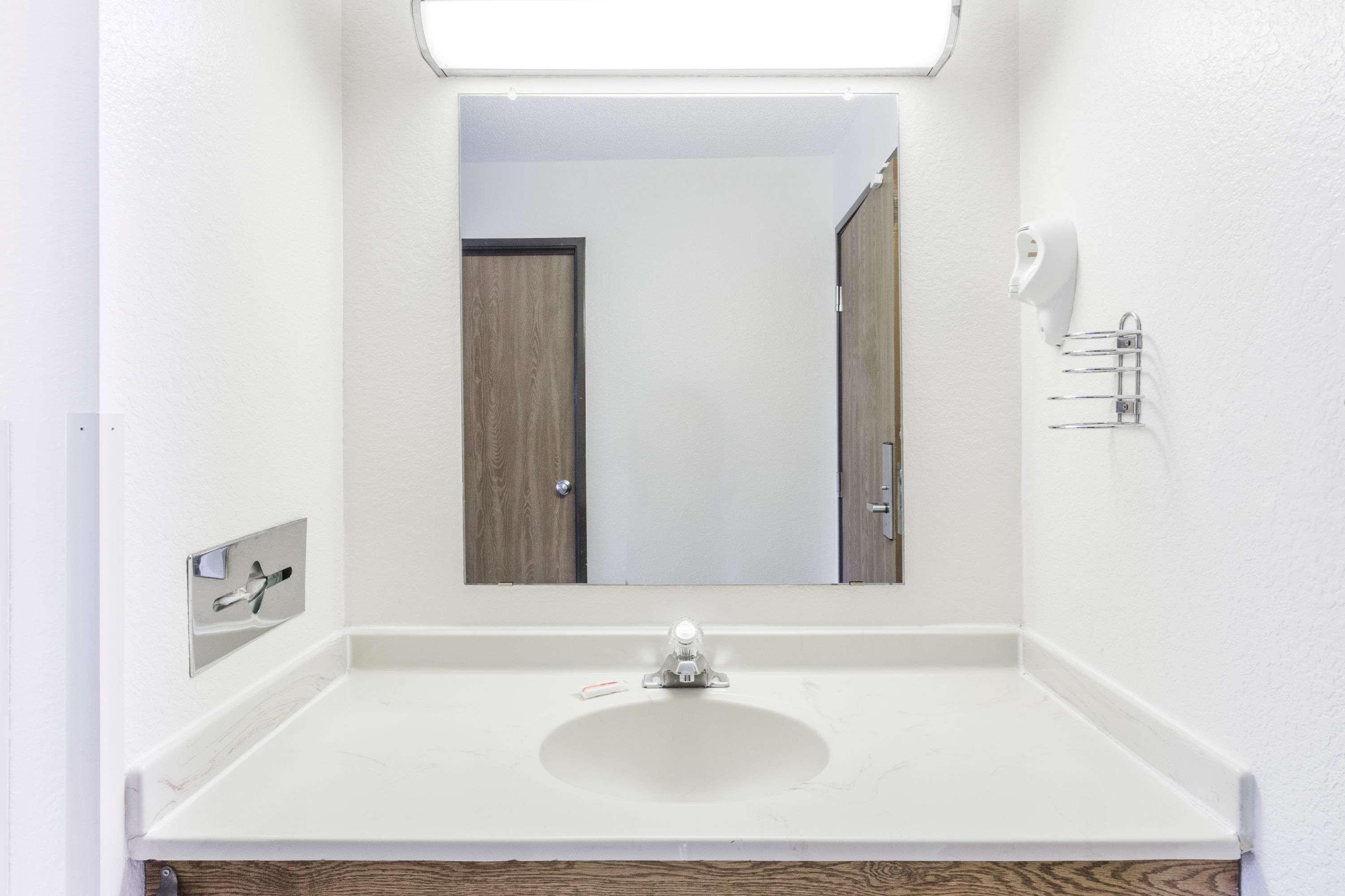 Hotel Super 8 By Wyndham Elgin Zewnętrze zdjęcie